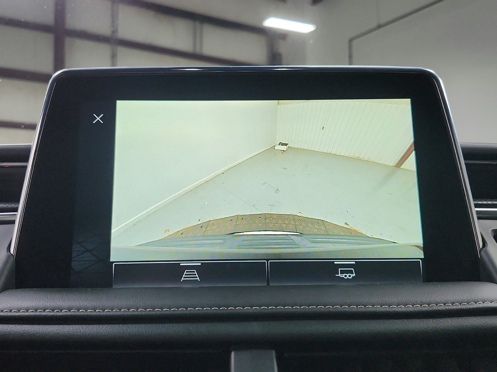 Used 2023 GMC Yukon SLT RWD image 17