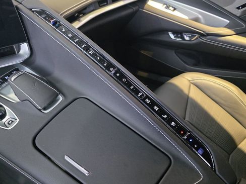 Used 2025 Chevrolet Corvette Stingray Preferred Cpe w/ Z51 Performance Package RWD image 35