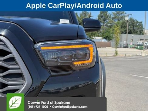 Used 2022 Toyota Tacoma TRD Off-Road w/ Technology Package AWD/4WD image 8