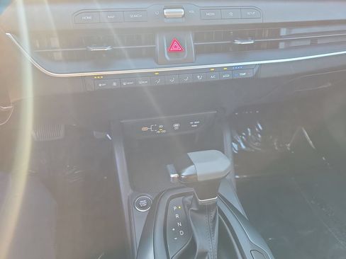 Used 2025 Kia K4 FWD image 16