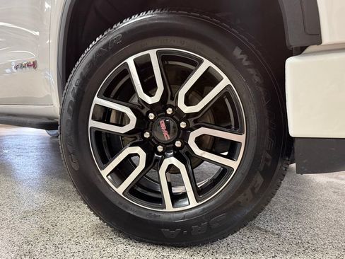 Used 2021 GMC Sierra 1500 AT4 w/ AT4 Premium Package AWD/4WD image 8