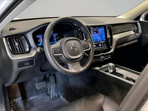 Certified 2024 Volvo XC60 B5 Core w/ Protection Package Premier AWD/4WD image 17