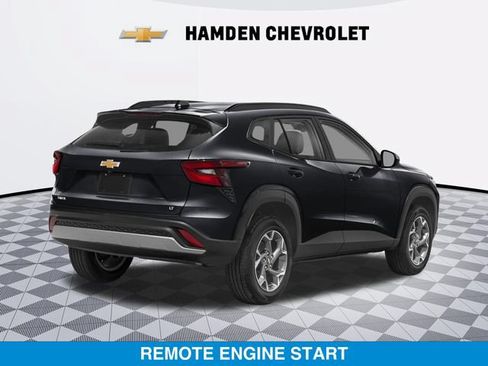 Used 2024 Chevrolet Trax RS w/ Sunroof Package FWD image 2