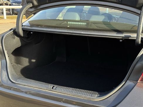 Used 2019 Toyota Avalon XLE image 33