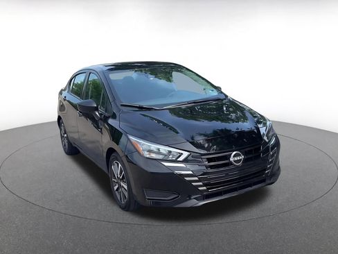 Used 2025 Nissan Versa SV FWD image 3