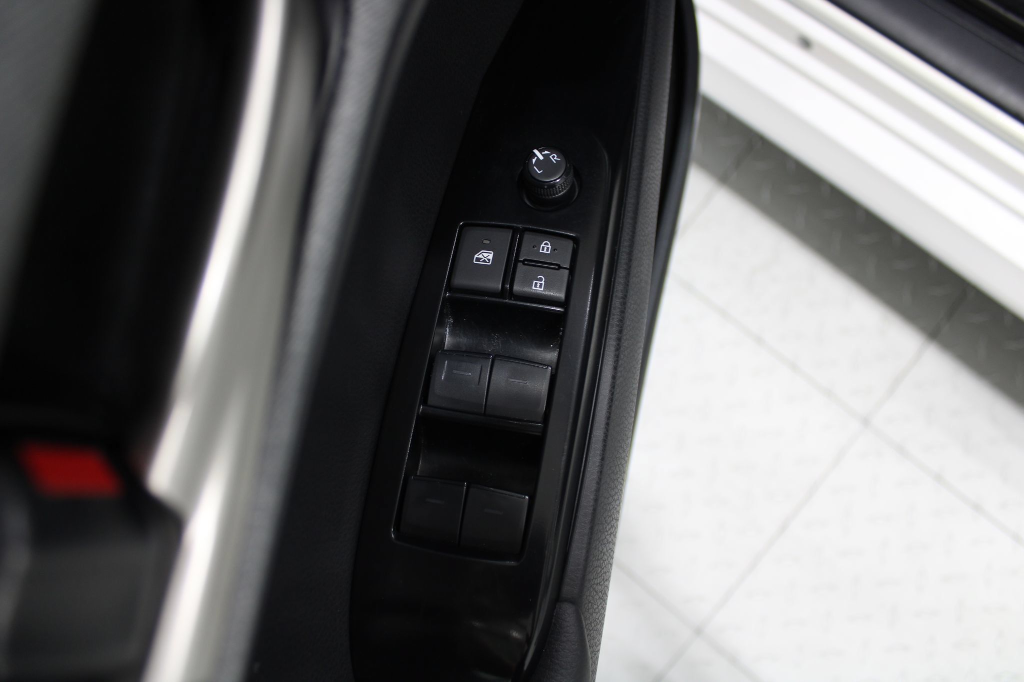 Used 2025 Toyota Camry LE FWD image 40