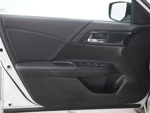Used 2014 Honda Accord Sport image 19