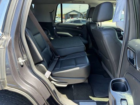Used 2017 GMC Yukon SLT w/ HD Trailering Package AWD/4WD image 12