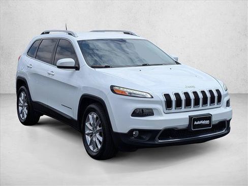Used 2016 Jeep Cherokee Limited w/ Luxury Group FWD image 3