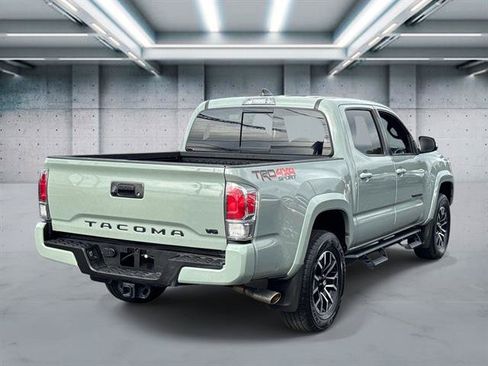 Used 2022 Toyota Tacoma TRD Sport AWD/4WD image 28