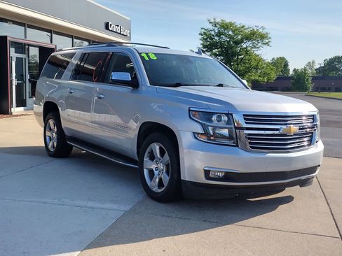 Used 2018 Chevrolet Suburban Premier AWD/4WD image 13