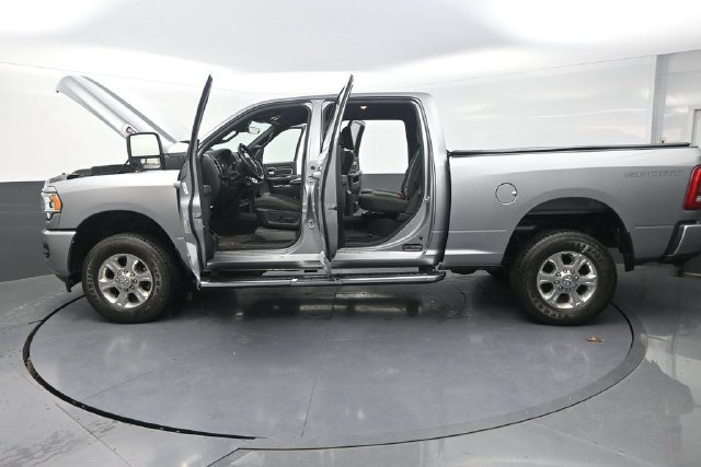 Used 2024 RAM 2500 Big Horn w/ Safety Group AWD/4WD image 42