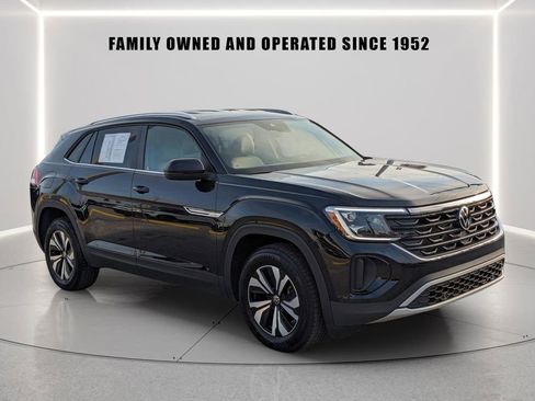 Certified 2025 Volkswagen Atlas Cross Sport SE image 6