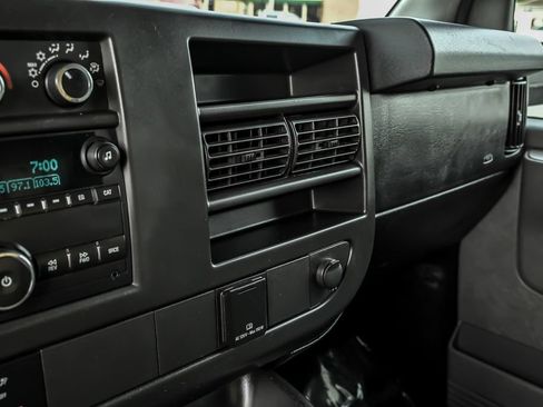 Used 2018 Chevrolet Express 3500 Extended w/ Power Convenience Package RWD image 16