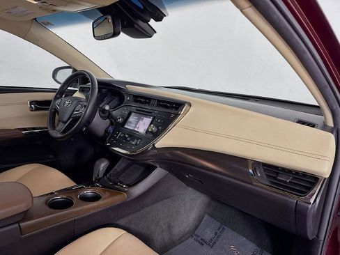 Used 2018 Toyota Avalon Limited image 34