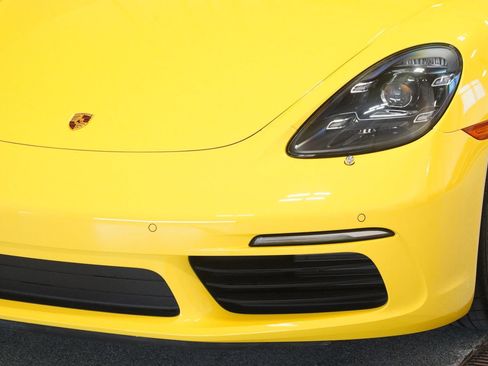 Used 2021 Porsche 718 Cayman RWD image 6