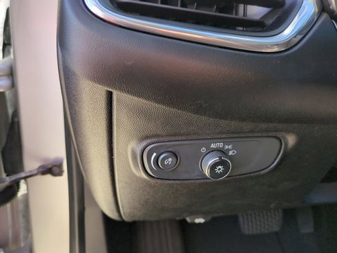 Used 2019 Chevrolet Equinox LT image 11