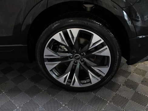 New 2025 Audi Q8 Premium image 22