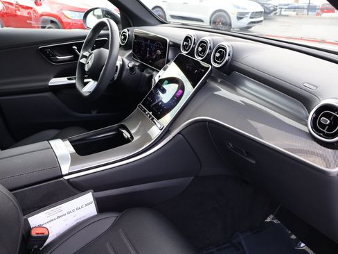 Used 2026 Mercedes-Benz GLC 300 image 29