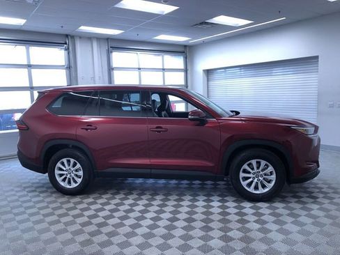 Certified 2025 Toyota Grand Highlander XLE image 37