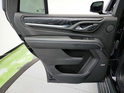 Used 2022 GMC Yukon Denali w/ Denali Premium Package image 23