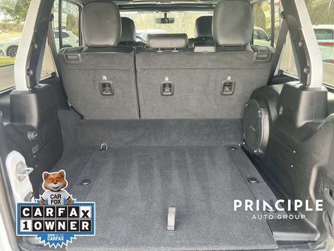 Used 2022 Jeep Wrangler Unlimited Sahara w/ Cold Weather Group image 30