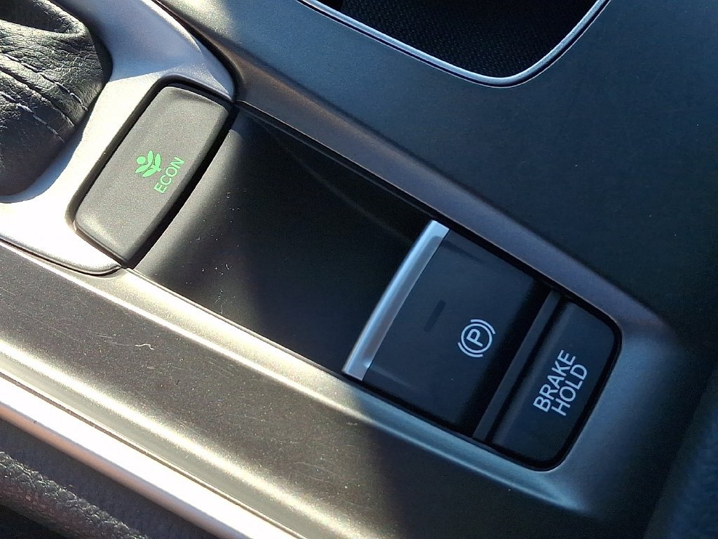 Used 2018 Honda Accord EX image 25