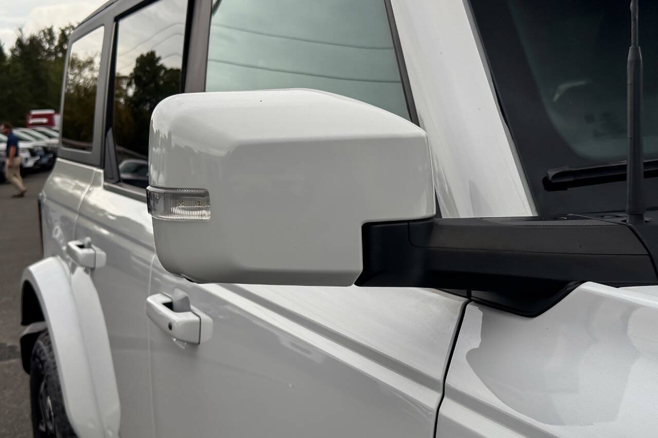 Used 2022 Ford Bronco Outer Banks AWD/4WD image 13