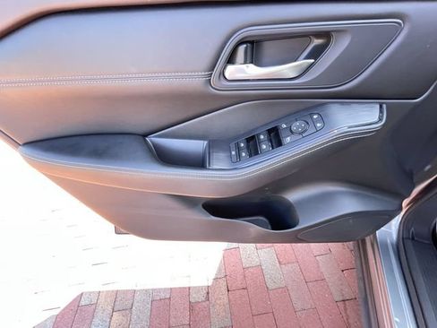 Used 2022 Nissan Rogue SV w/ SV Premium Package AWD/4WD image 10