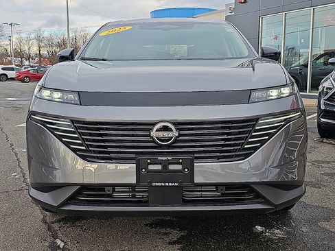 Certified 2025 Nissan Murano SV image 2