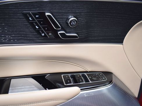 New 2026 Cadillac Lyriq Signature Sport w/ Nappa Leather Package AWD/4WD image 11