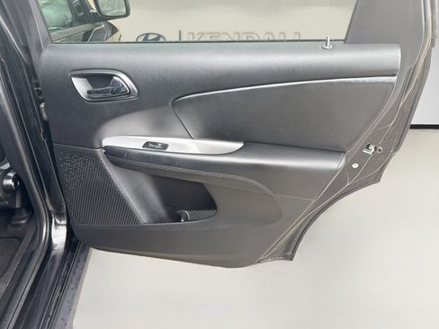 Used 2019 Dodge Journey SE w/ Connectivity Group FWD image 27
