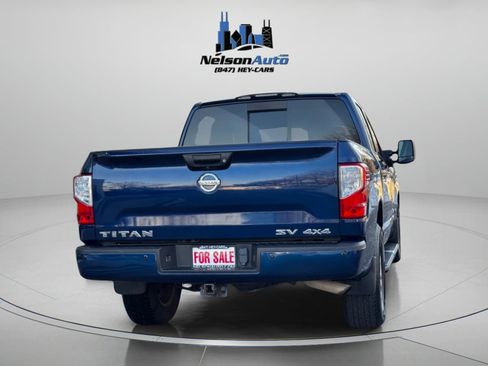 Used 2019 Nissan Titan SV w/ SV Convenience Package image 5