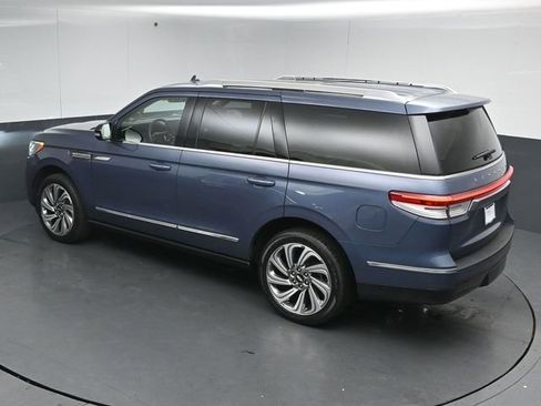 Certified 2023 Lincoln Navigator Reserve AWD/4WD image 50