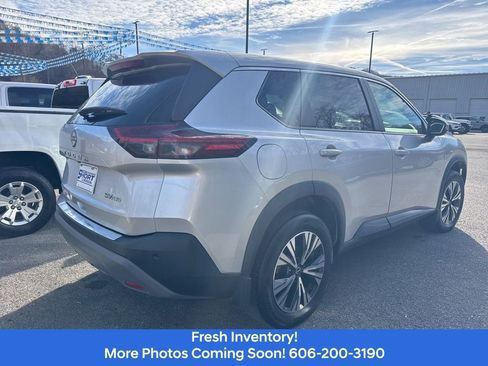 Used 2022 Nissan Rogue SV AWD/4WD image 6