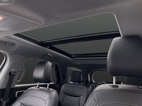 Certified 2023 Ford Explorer XLT w/ Equipment Group 202A image 7