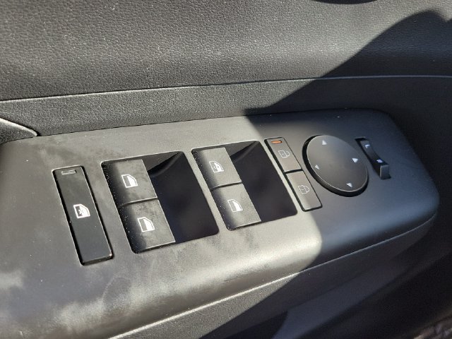 Used 2024 Hyundai Kona SEL FWD image 18
