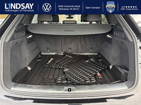 Used 2023 Audi SQ5 Prestige w/ Prestige Package image 11
