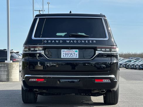 Certified 2024 Jeep Grand Wagoneer L Base image 5