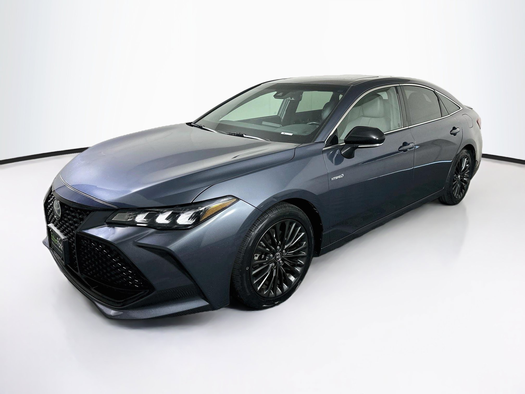 Used 2019 Toyota Avalon XSE w/ Preferred Accessory Package FWD image 3