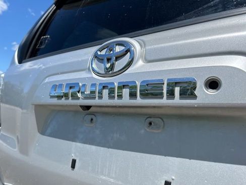 Used 2020 Toyota 4Runner SR5 AWD/4WD image 11
