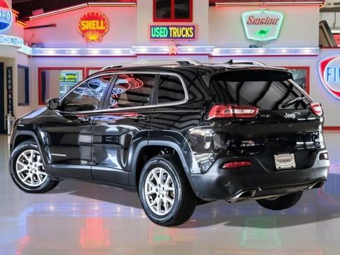 Used 2016 Jeep Cherokee Latitude image 4