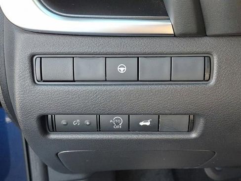 Used 2023 Nissan Rogue SV w/ SV Premium B Package image 24