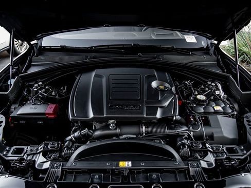 Used 2025 Jaguar F-PACE R-Dynamic S image 29