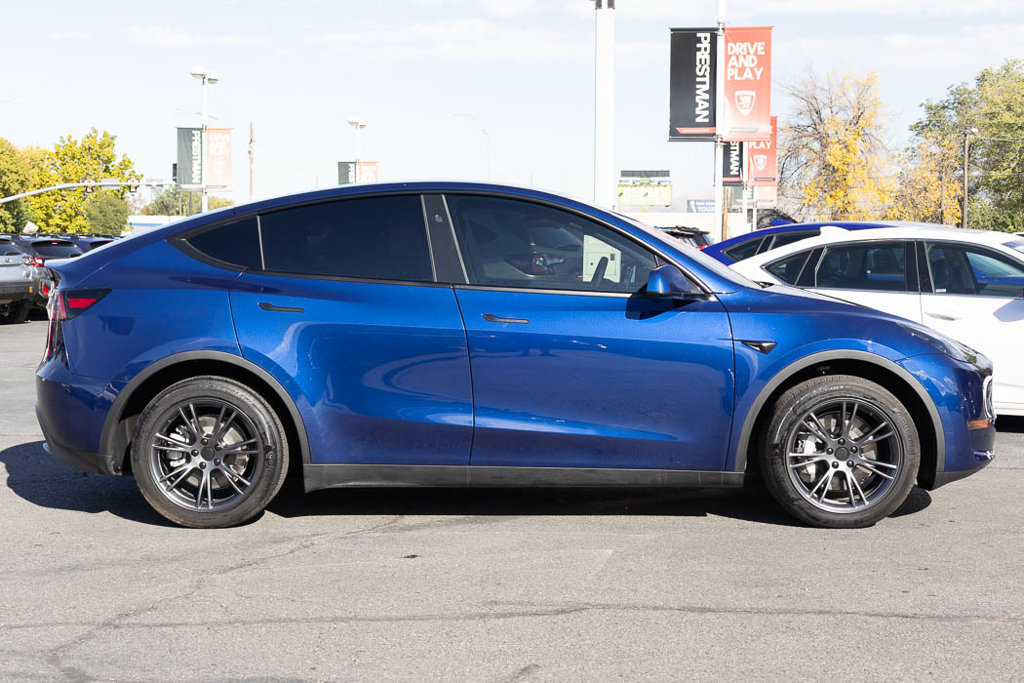 Used 2024 Tesla Model Y Long Range AWD/4WD image 23