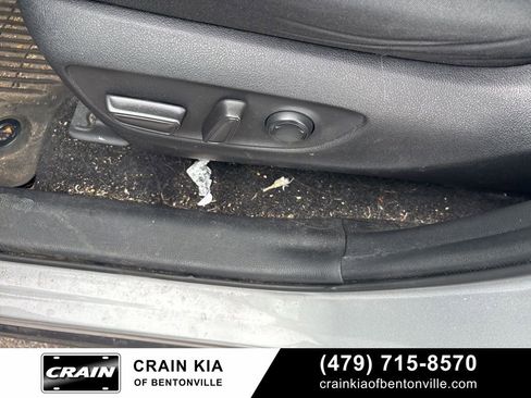 Used 2021 Toyota RAV4 XLE AWD/4WD image 18