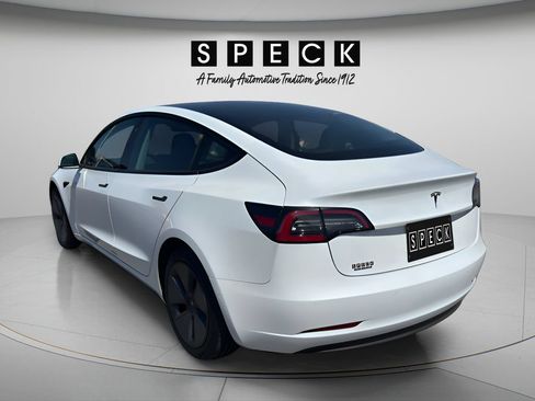 Used 2021 Tesla Model 3 Standard Range Plus RWD image 3