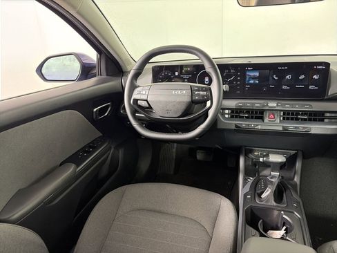 Used 2025 Kia K4 EX image 30