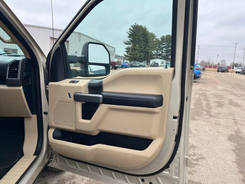 Used 2018 Ford F150 XLT w/ XTR Package image 30