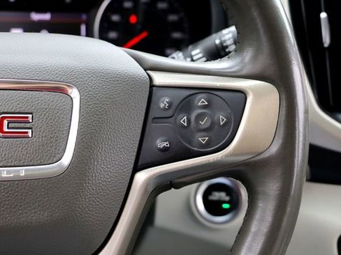 Used 2020 GMC Terrain Denali w/ Denali Premium Package FWD image 13